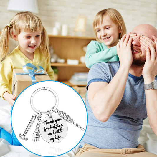 Dad Keychain Father'S Day Gifts - Thank You for Helping Me Build My Life Keychain for Christmas Birthday